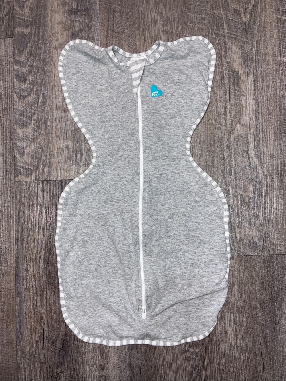 Love to Dream Gray Swaddle with White Accents - size small (8-13 lbs)